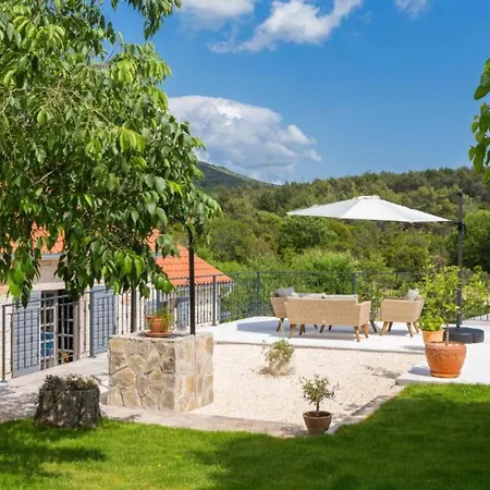Casa Di Pietra *