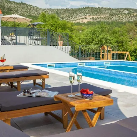 Casa Di Pietra Casa de Férias *