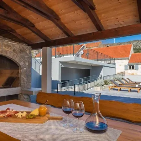 Casa Di Pietra Szybenik